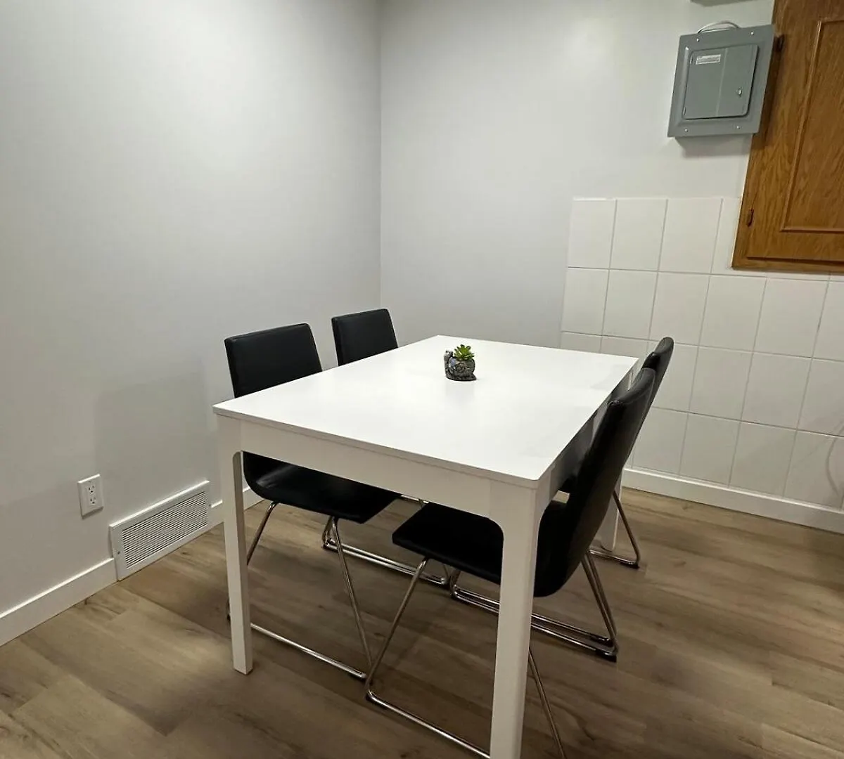 3 Beds Guest Suite Near Dt & Yyc 卡加利